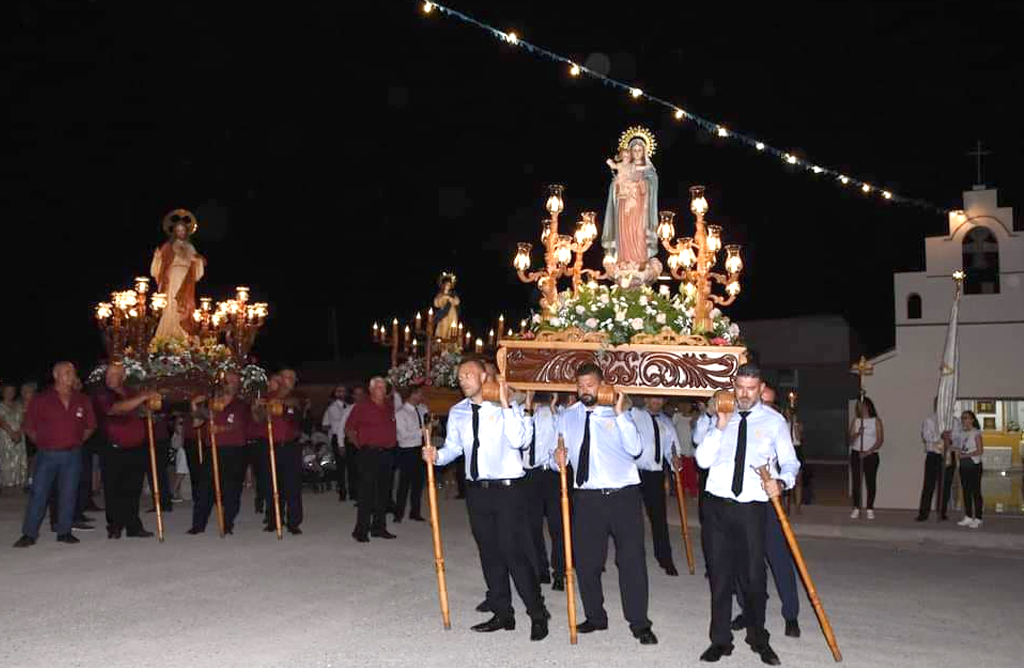 El Paretón-Cantareros vive con intensidad sus fiestas patronales en honor a la Virgen del Rosario